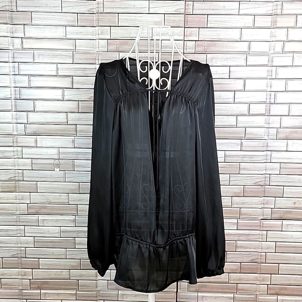 Daisy Fuentes tie knot front blouse Size L